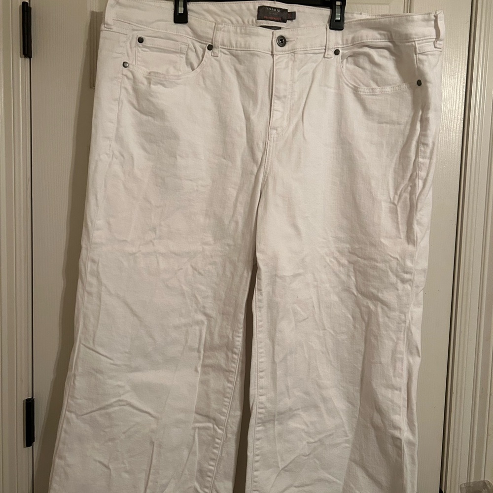 Torrid High-Rise Wide-Leg Jeans in White Size 26s